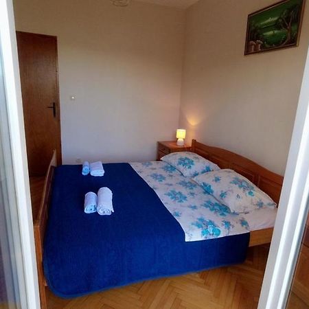 Apartman Dolores คูชิสเต ภายนอก รูปภาพ