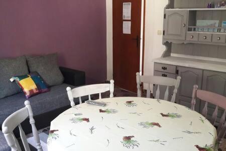 Apartman Dolores คูชิสเต ภายนอก รูปภาพ